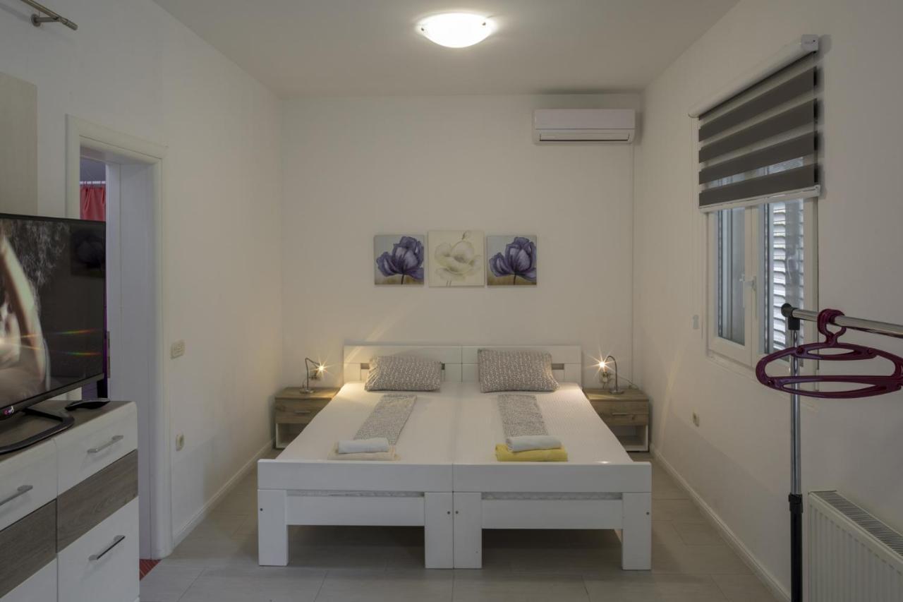 Apartments With A Parking Space Zuljana, Peljesac - 4573 Exterior foto